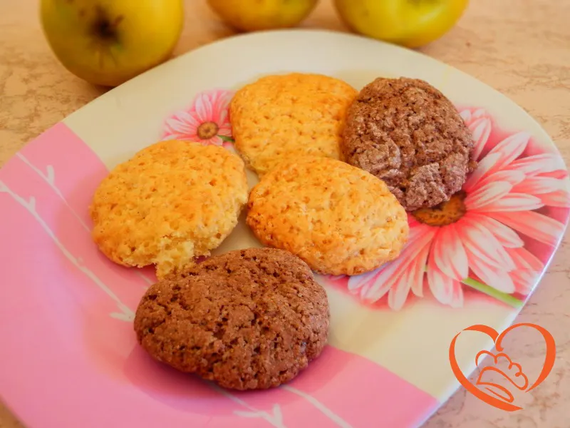 Biscotti morbidi chiari e scuri