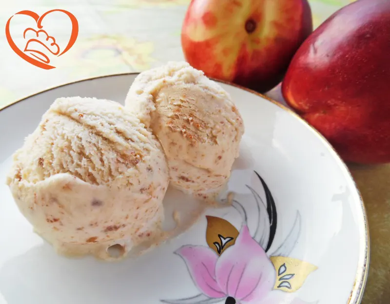 Gelato agli amaretti (con gelatiera)