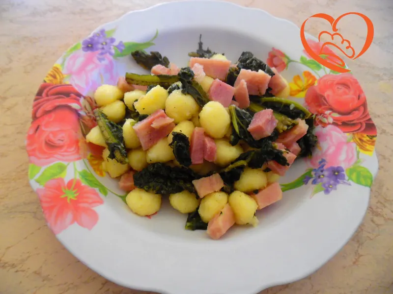 Gnocchetti con cavolo nero e prosciutto cotto