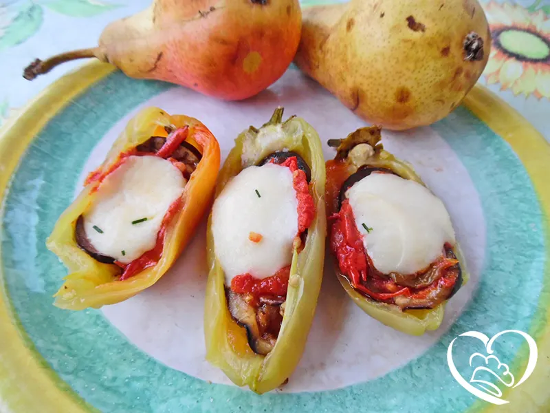 Mini peperoni ripieni alla parmigiana