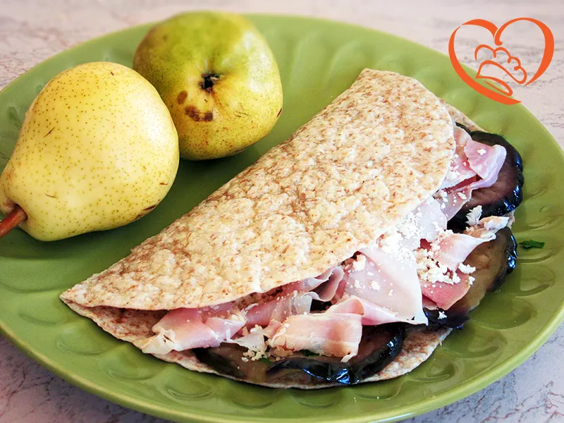Piadina integrale con melanzane grigliate e porchetta