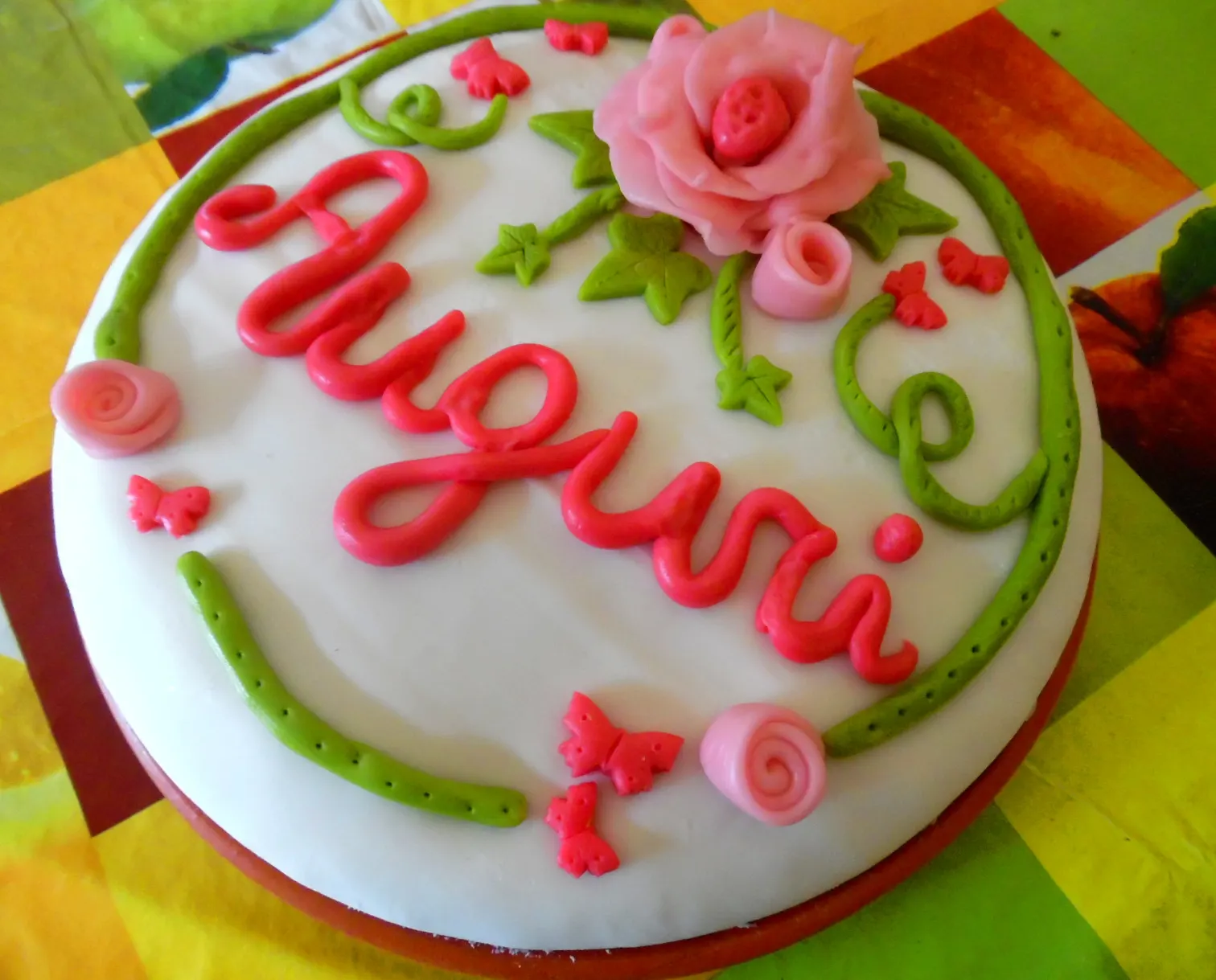 Torta compleanno per donna con rose in pdz