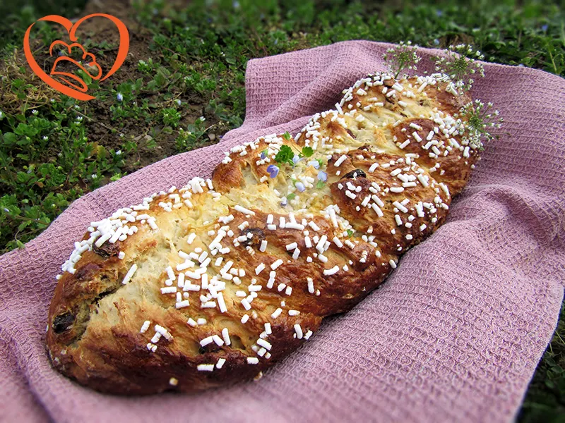 Treccia con uvetta