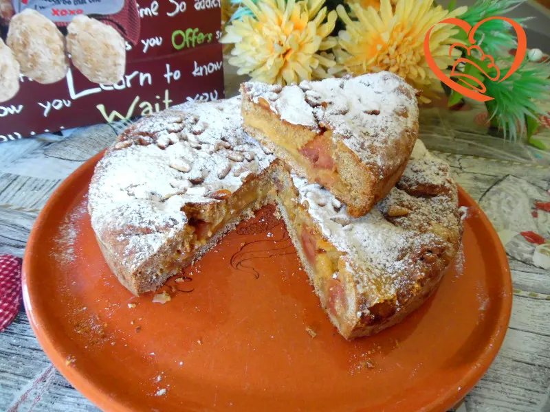 Torta della nonna con ciliegie