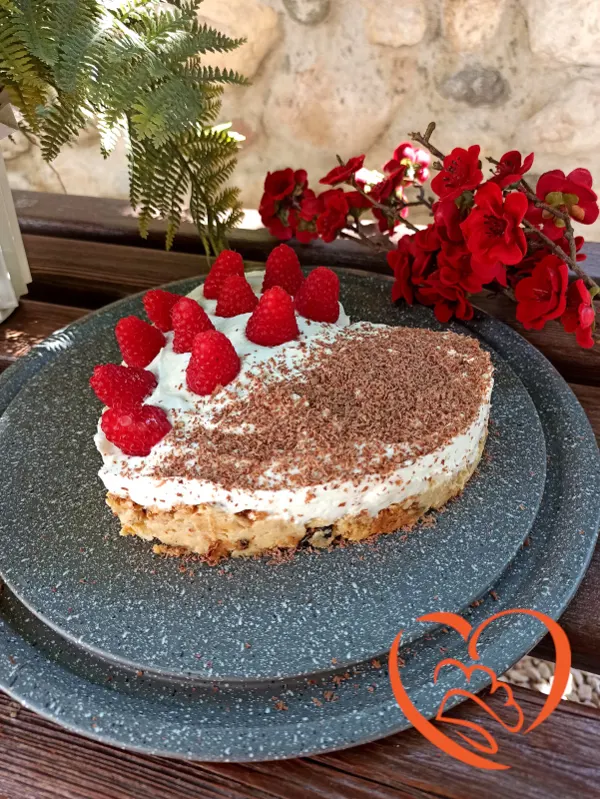 Cheesecake con lamponi e cioccolato