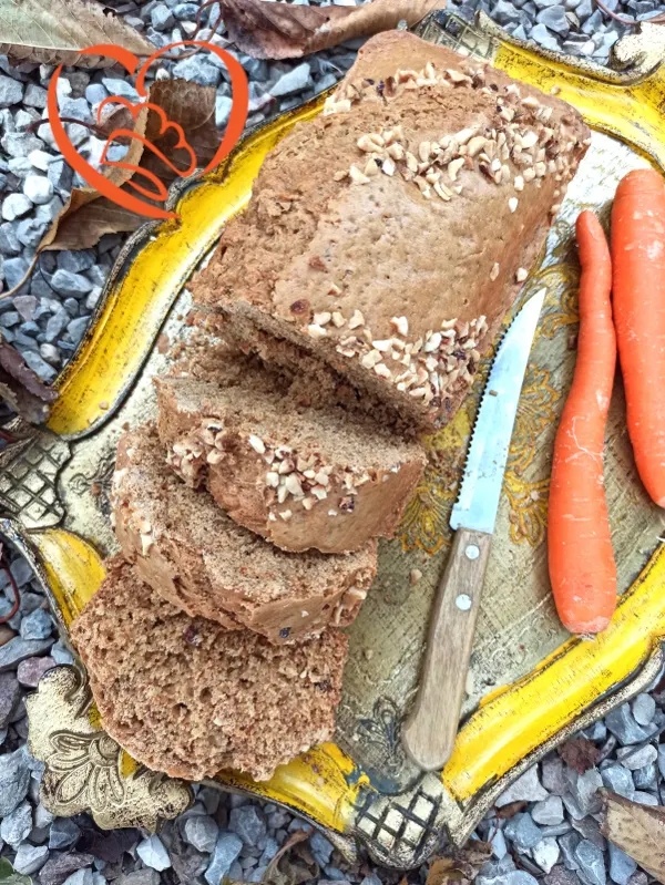 Plumcake (dell'orco) speziato con carote e nocciole