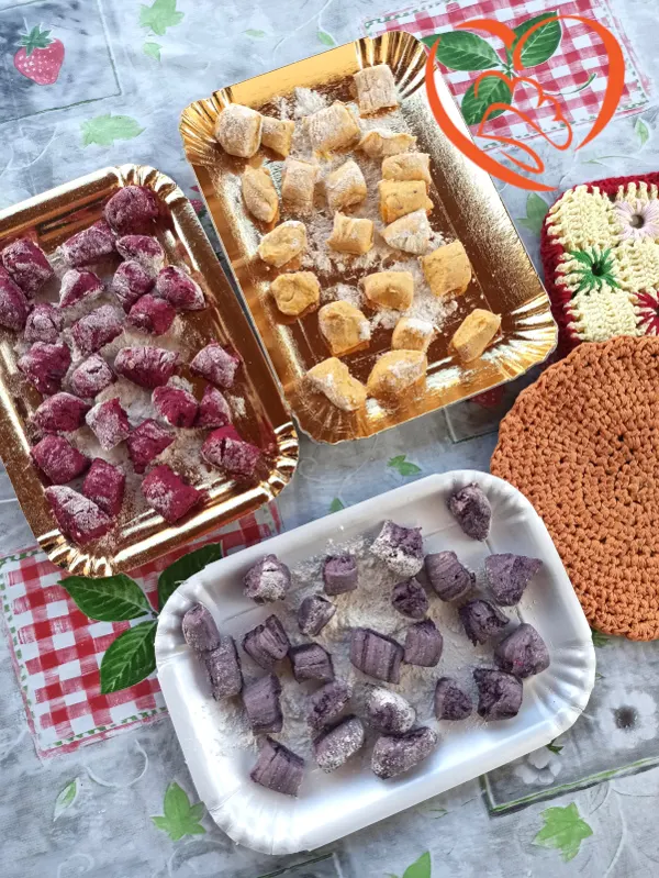 Gnocchi  arancioni, viola e fuxia